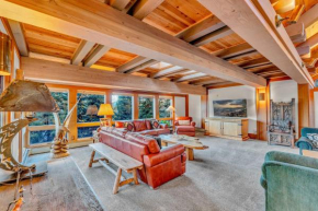 3 Level Getaway with Grill Minutes from Lake Tahoe